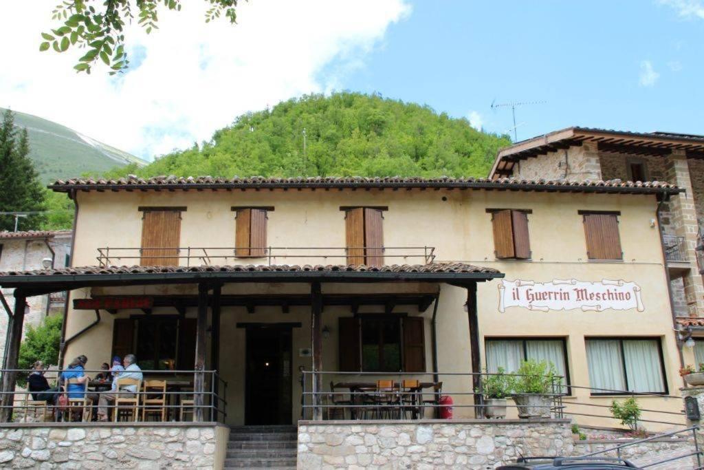 Hotel Guerrin Meschino Montemonaco Zewnętrze zdjęcie