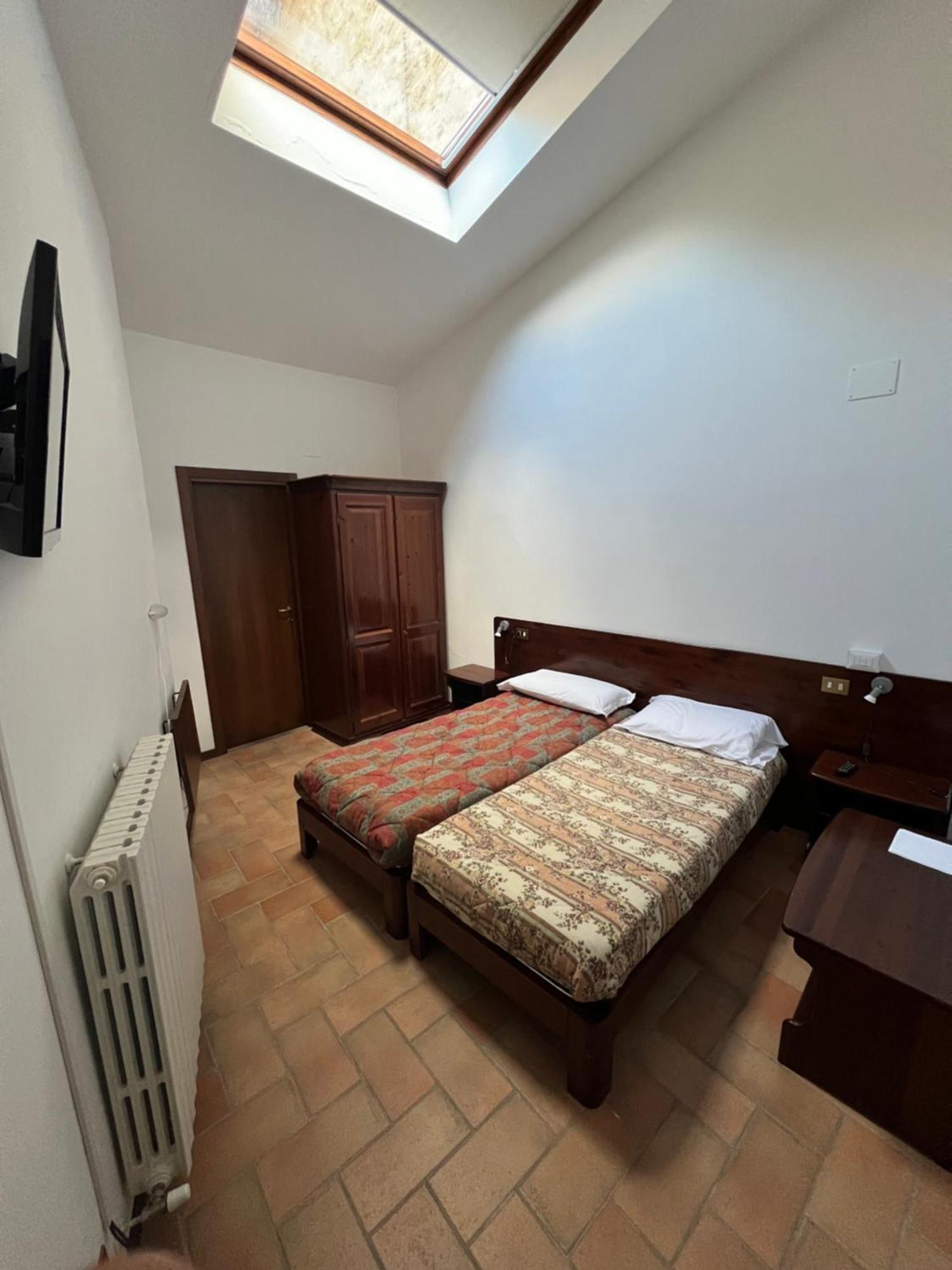 Hotel Guerrin Meschino Montemonaco Zewnętrze zdjęcie